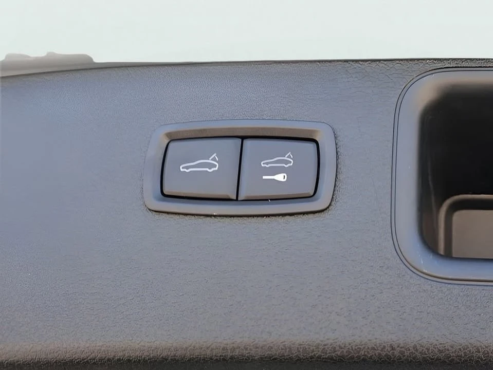 2020 Porsche Macan Turbo - Image 17 of 20