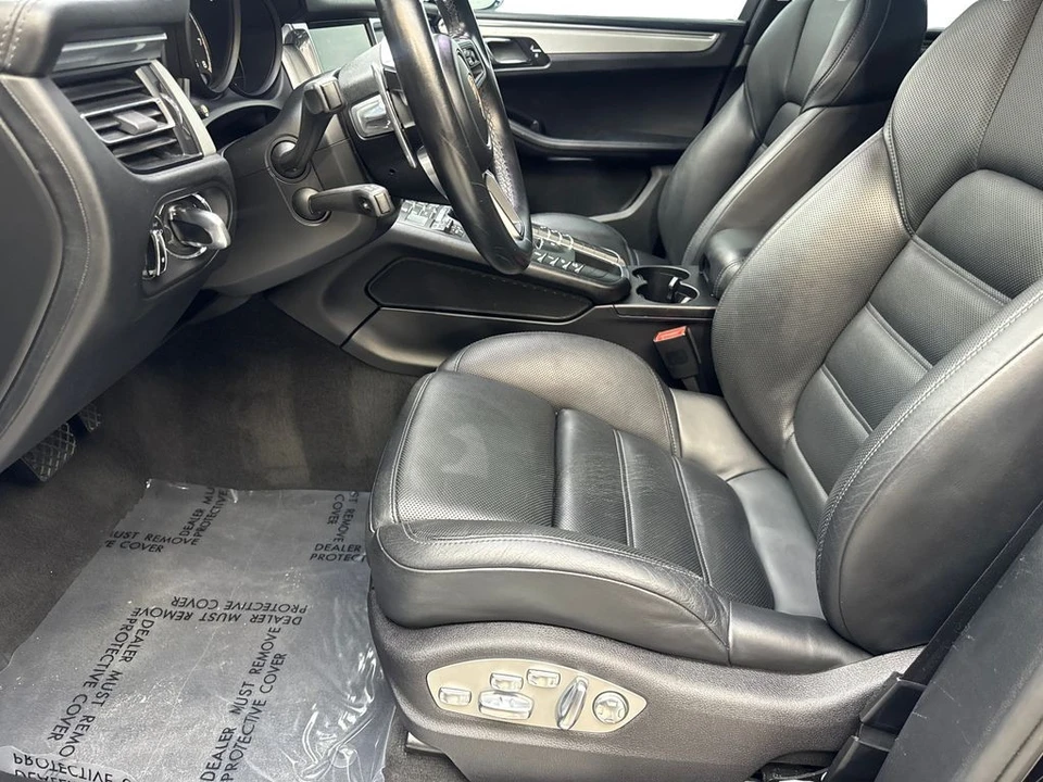 2020 Porsche Macan Turbo - Image 25 of 31