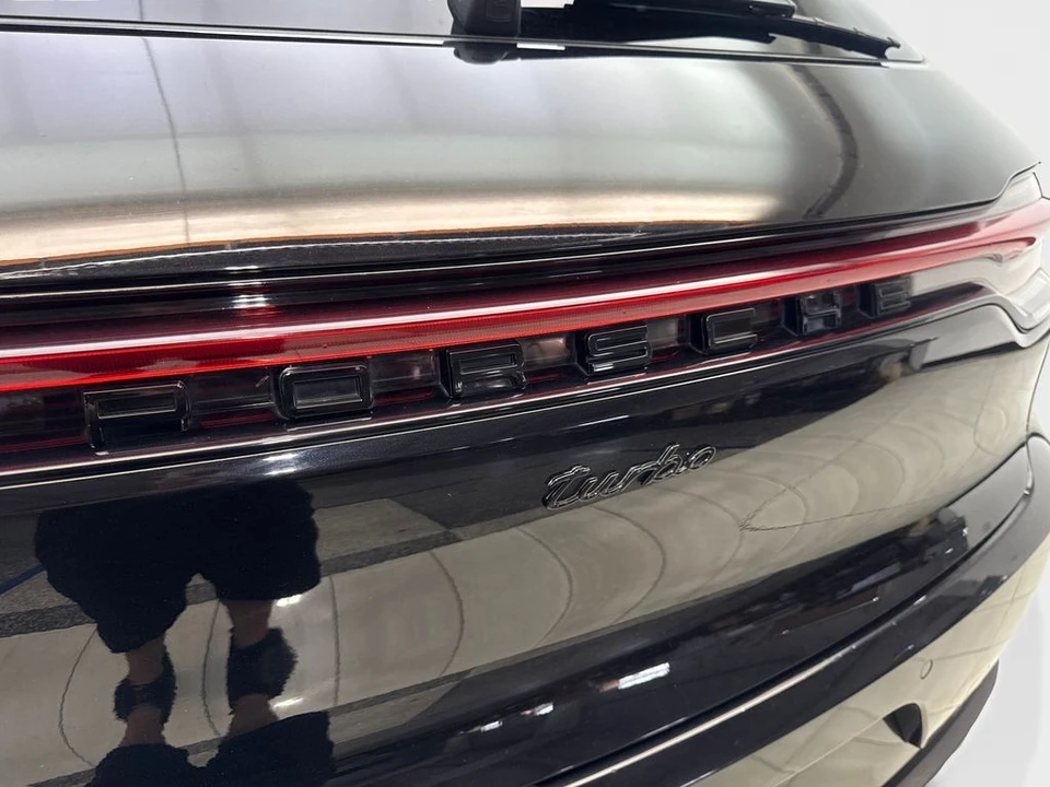 2020 Porsche Macan Turbo - Image 21 of 31
