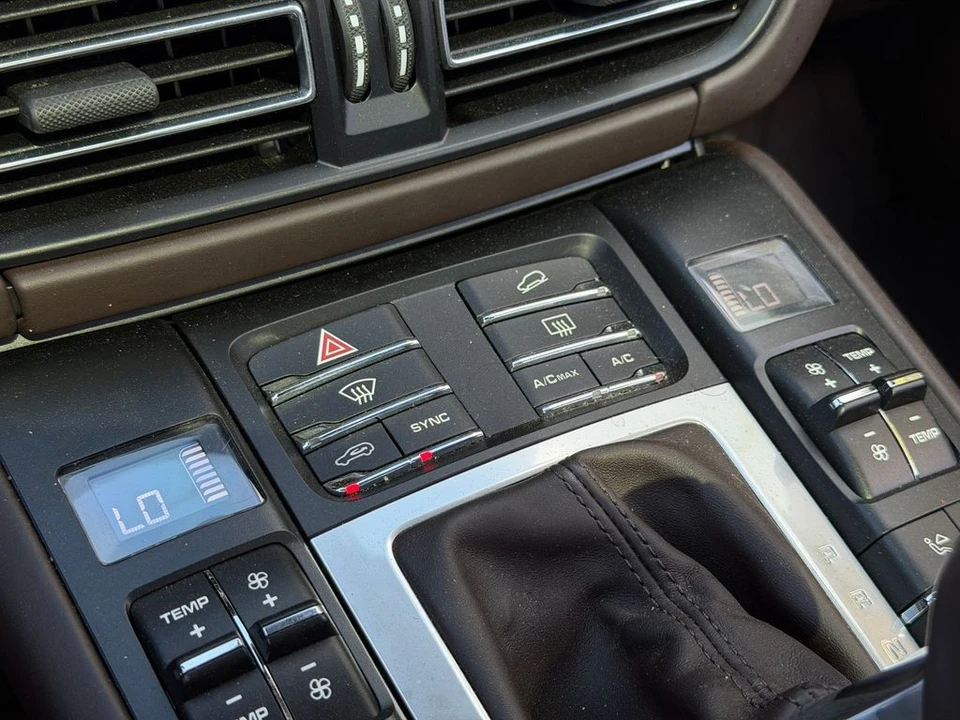 2020 Porsche Macan Turbo - Image 30 of 31