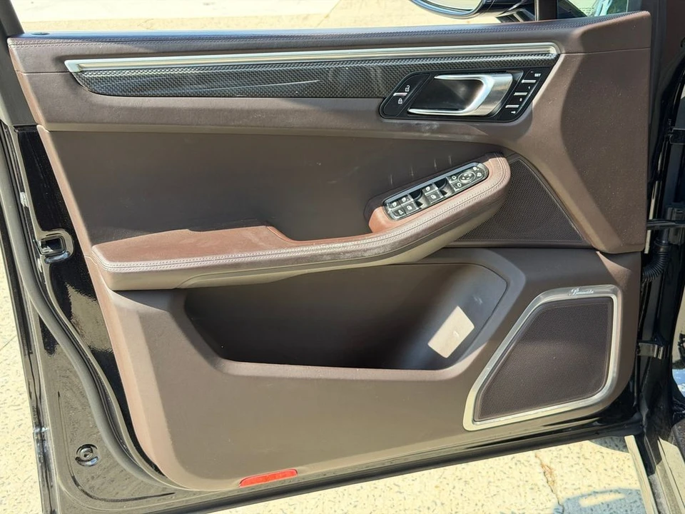 2020 Porsche Macan Turbo - Image 16 of 31