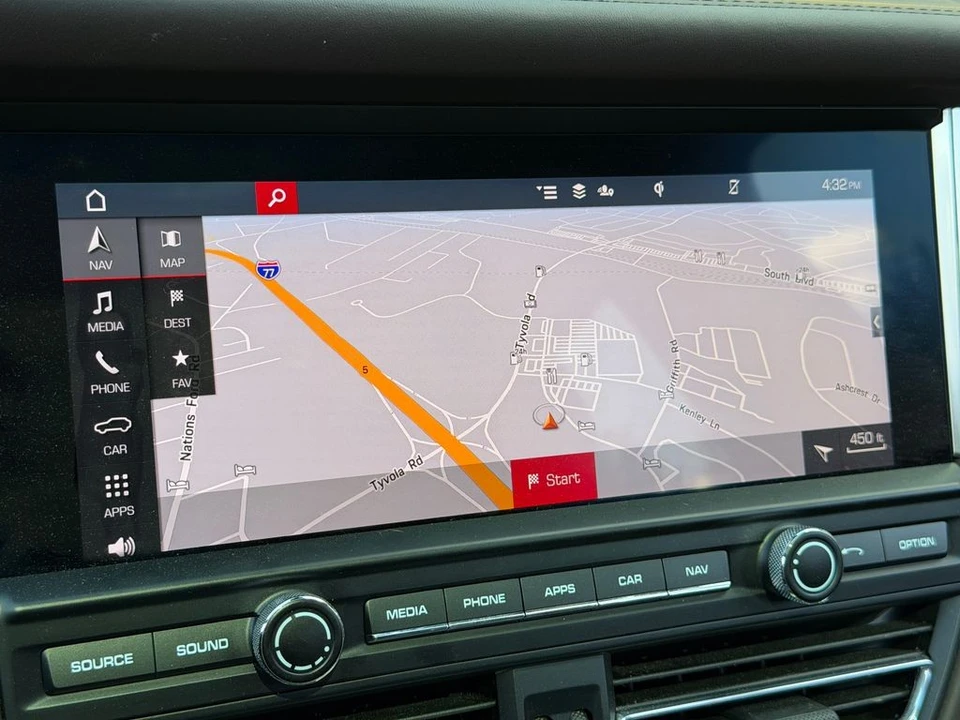 2020 Porsche Macan Turbo - Image 28 of 31