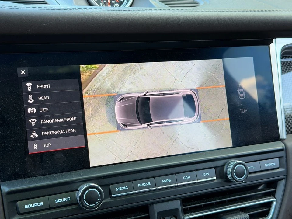 2020 Porsche Macan Turbo - Image 26 of 31