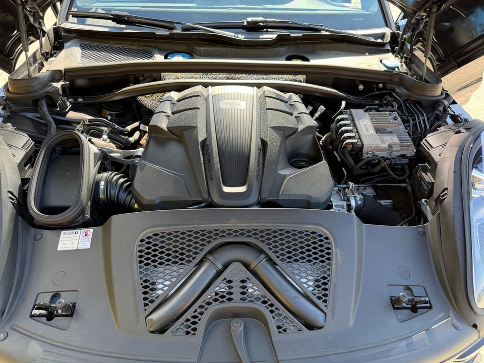 2020 Porsche Macan Turbo - Image 11 of 31