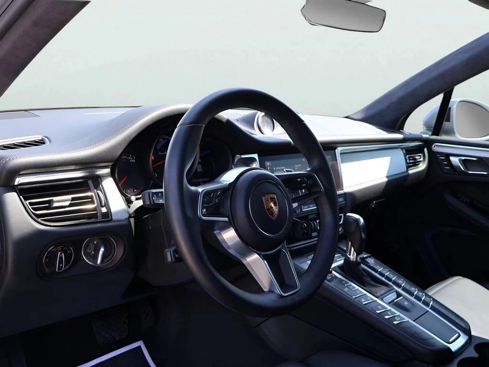 2020 Porsche Macan Turbo - Image 4 of 5