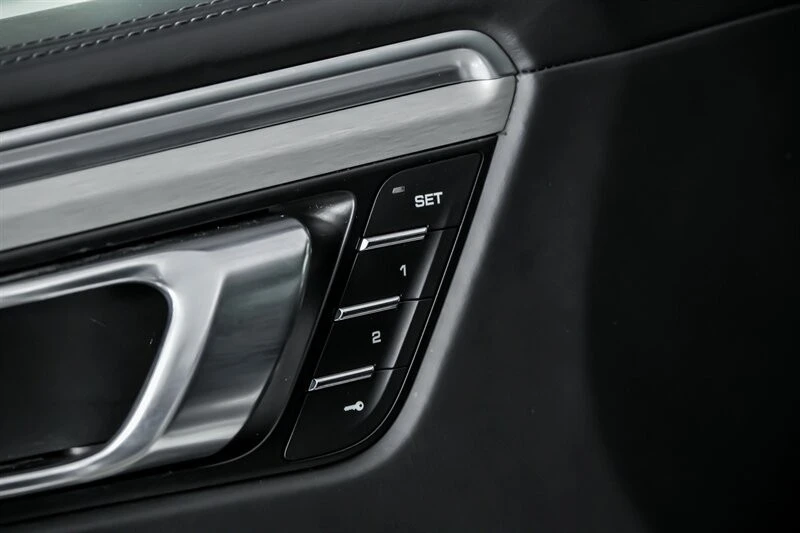 2020 Porsche Macan Turbo - Image 19 of 21
