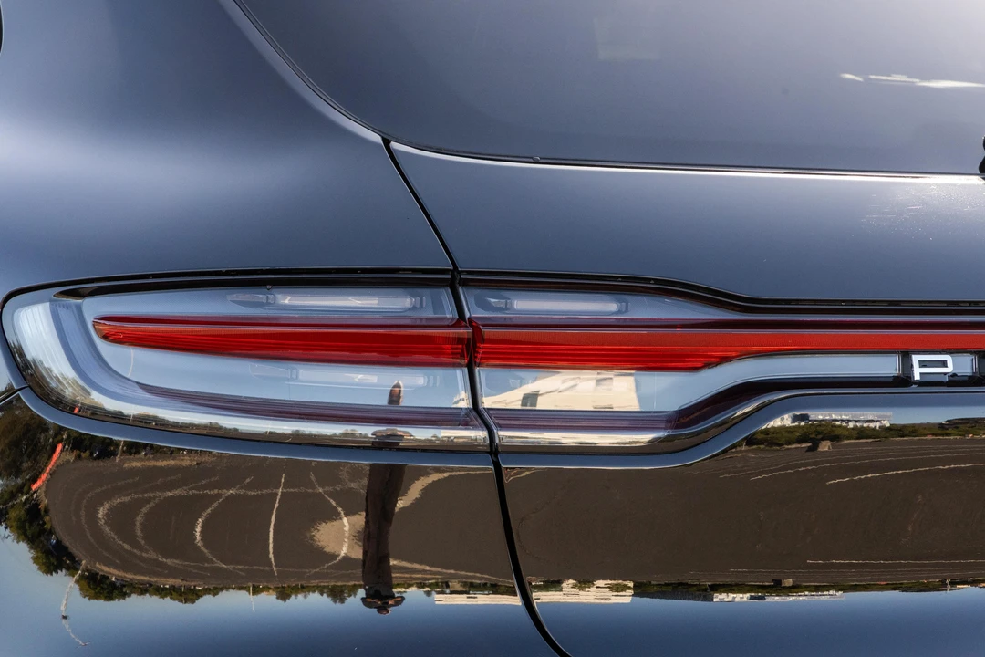 2020 Porsche Macan Turbo - Image 15 of 31