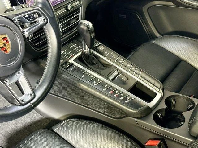 2020 Porsche Macan Turbo - Image 18 of 20