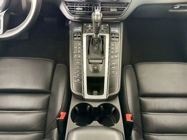 2020 Porsche Macan Turbo - Image 16 of 20