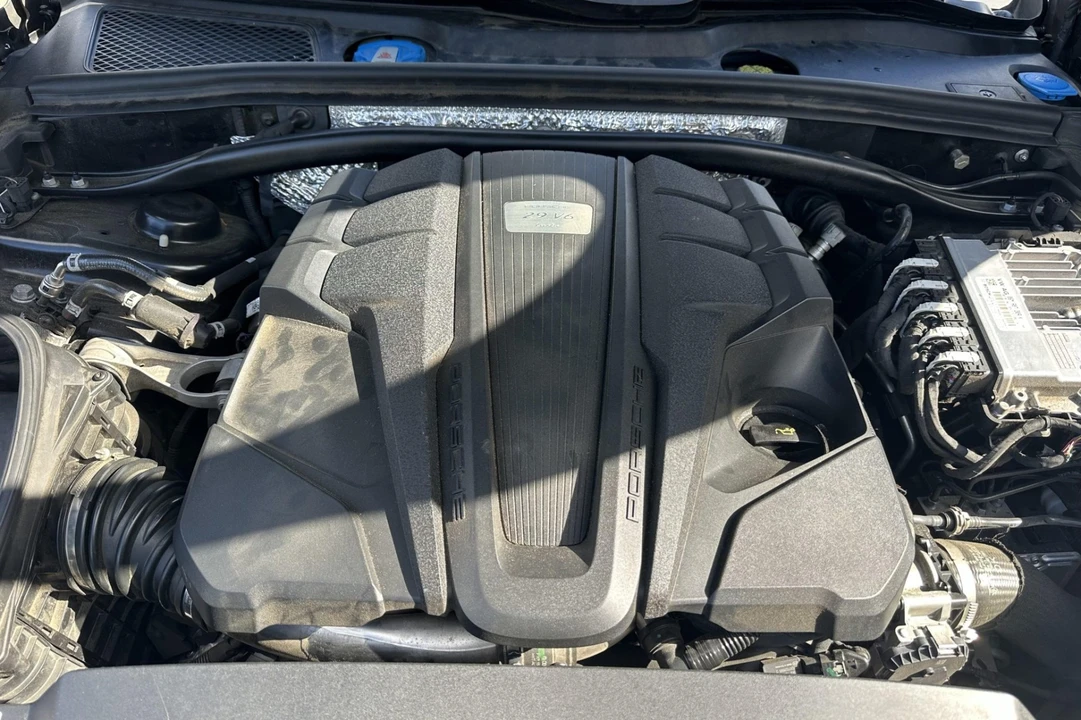 2020 Porsche Macan Turbo - Image 6 of 7