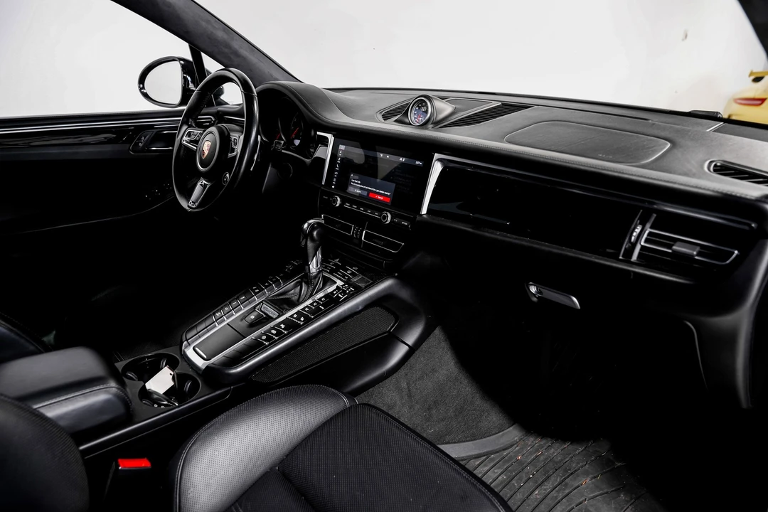 2020 Porsche Macan Turbo - Image 13 of 16