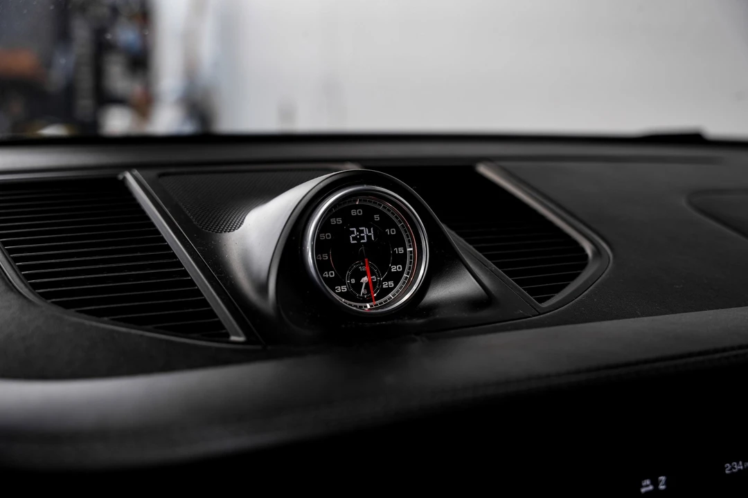 2020 Porsche Macan Turbo - Image 8 of 16