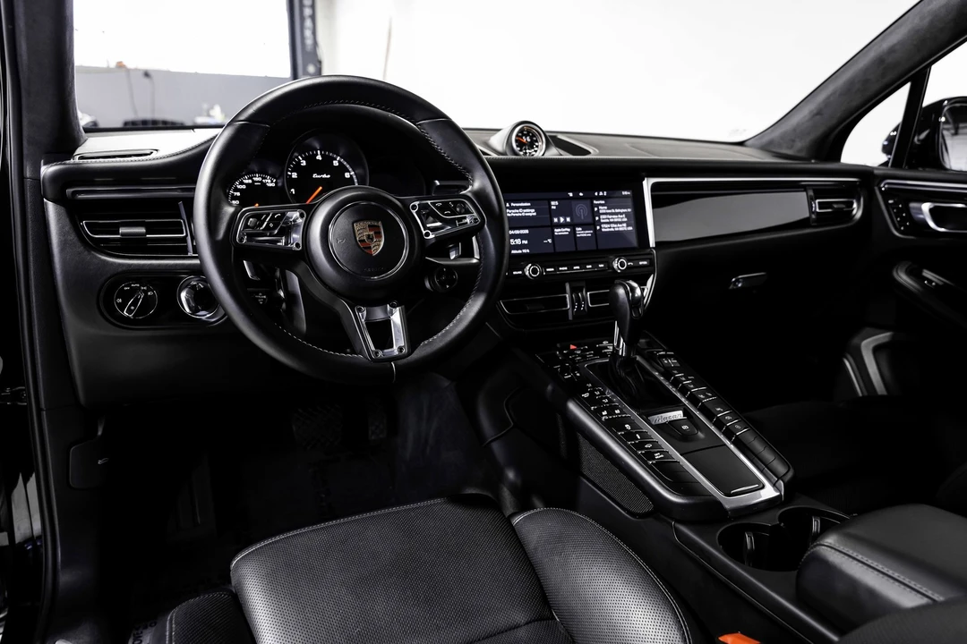 2020 Porsche Macan Turbo - Image 9 of 21