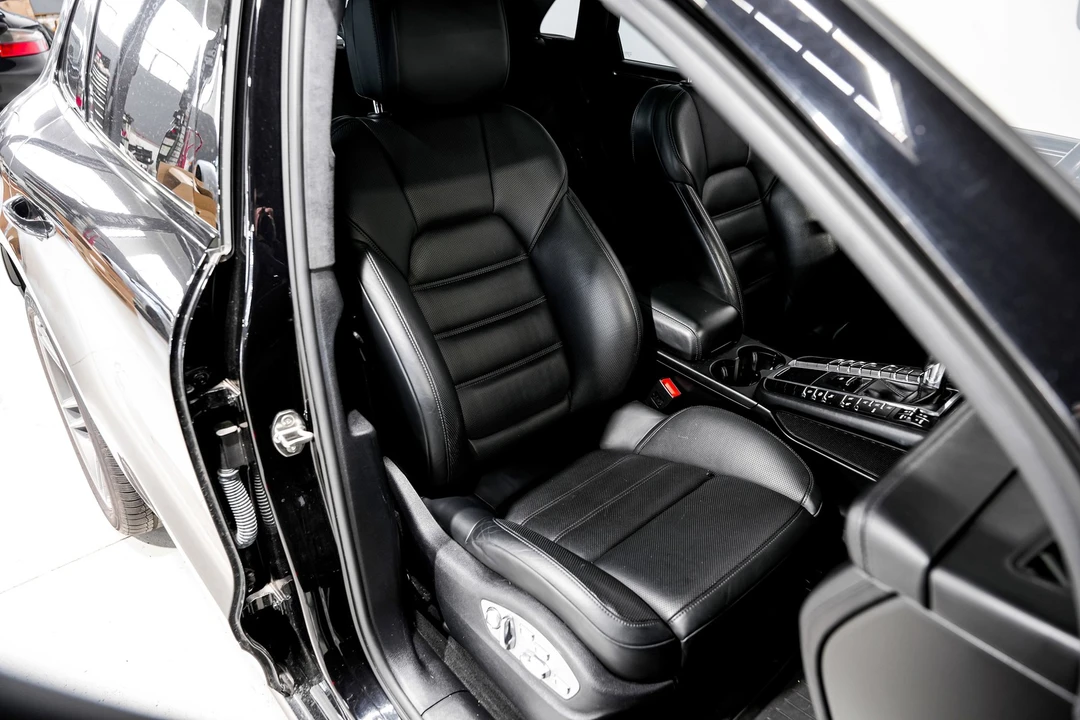 2020 Porsche Macan Turbo - Image 12 of 16