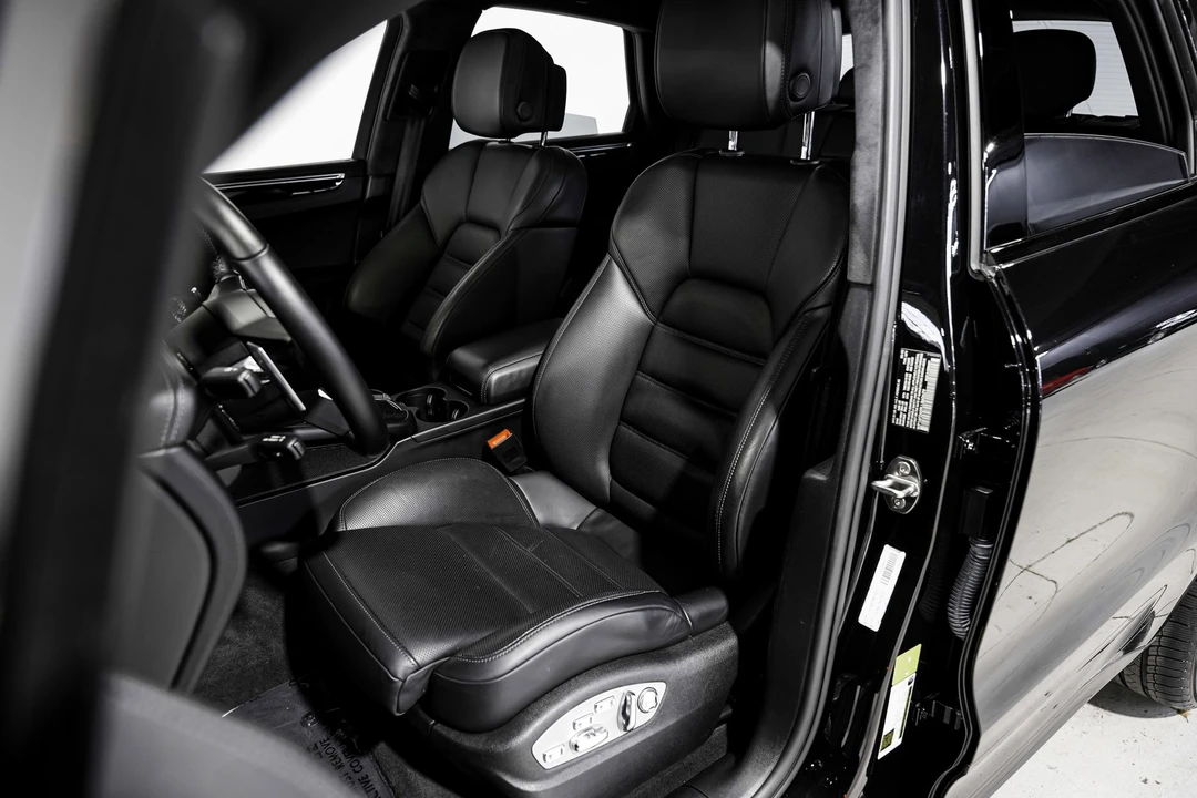 2020 Porsche Macan Turbo - Image 18 of 21