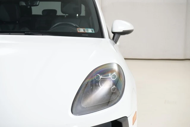 2020 Porsche Macan - Image 9 of 21
