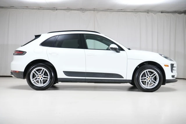2020 Porsche Macan - Image 16 of 21