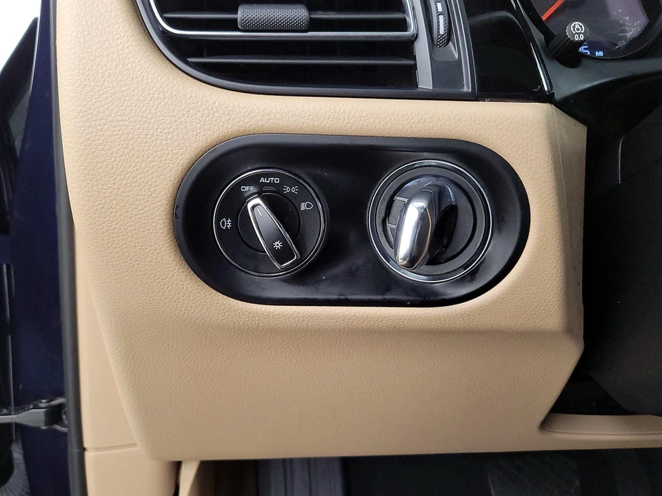 2020 Porsche Macan - Image 14 of 29