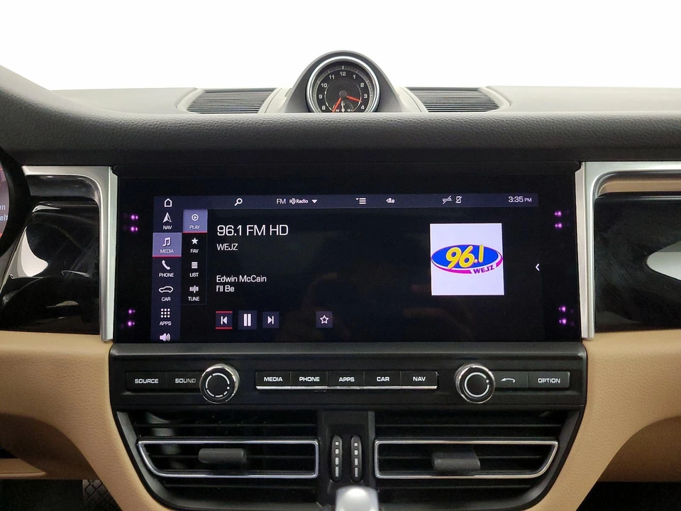 2020 Porsche Macan - Image 17 of 29
