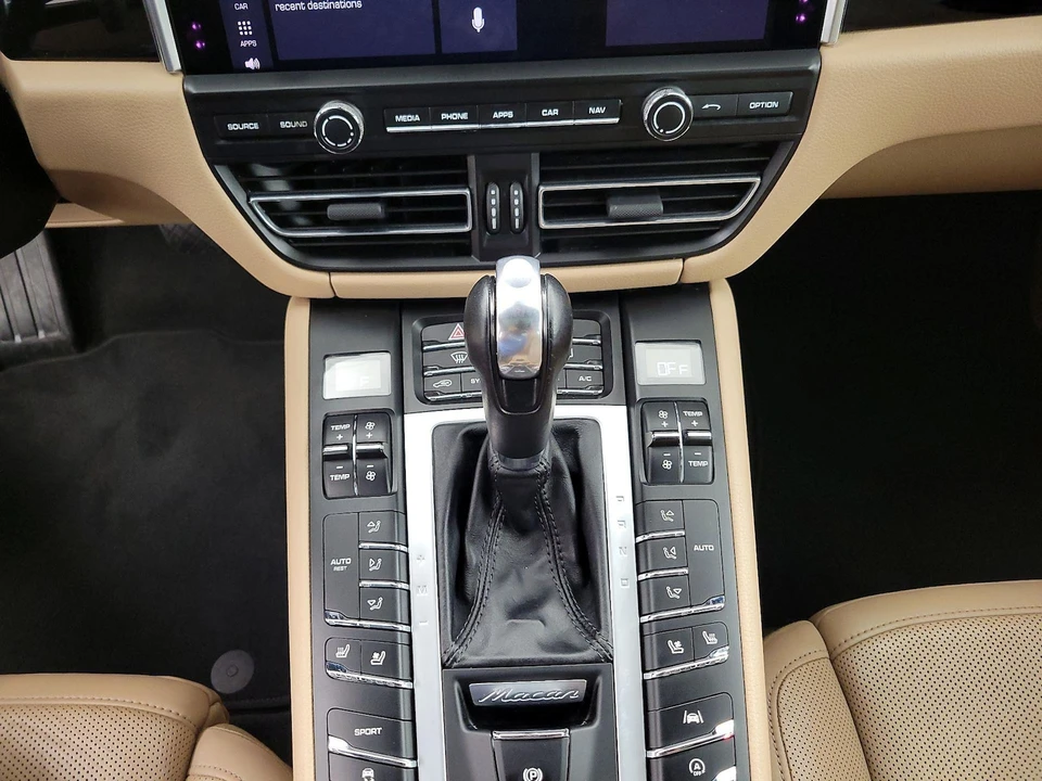 2020 Porsche Macan - Image 19 of 29