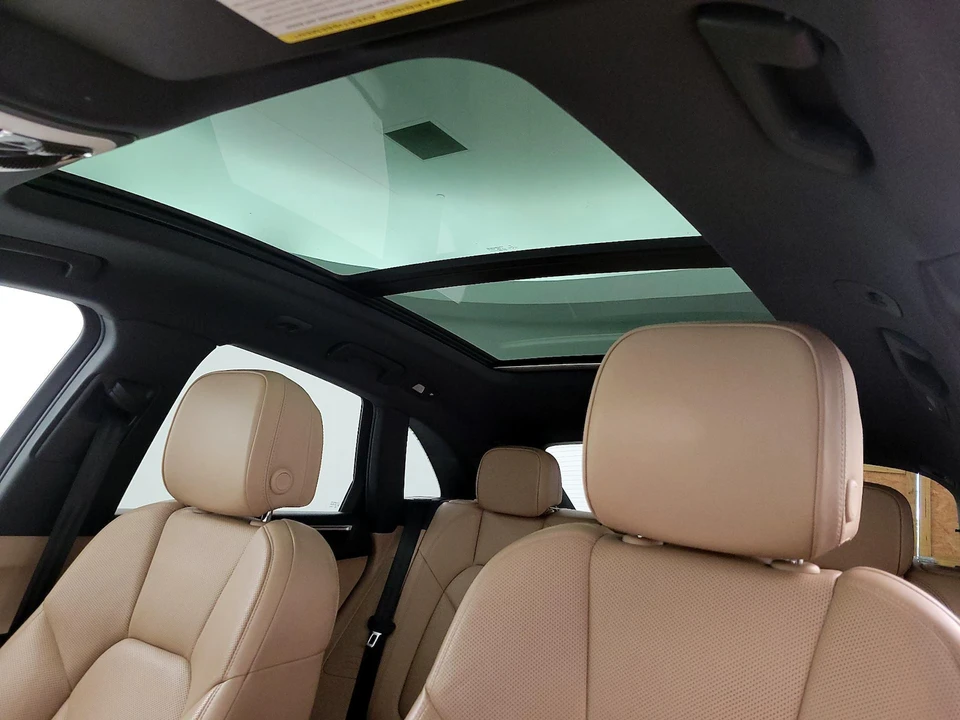 2020 Porsche Macan - Image 21 of 29