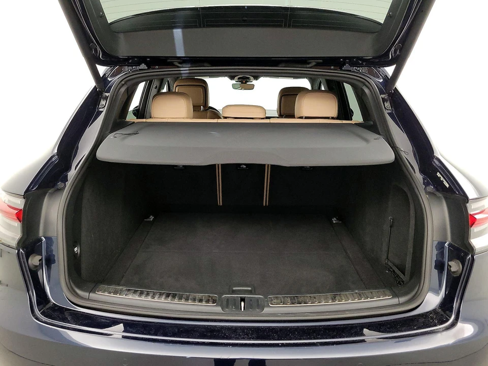 2020 Porsche Macan - Image 23 of 29