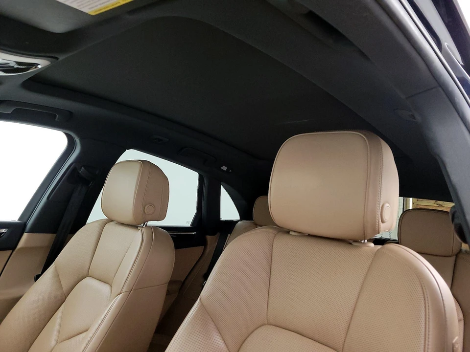 2020 Porsche Macan - Image 25 of 29