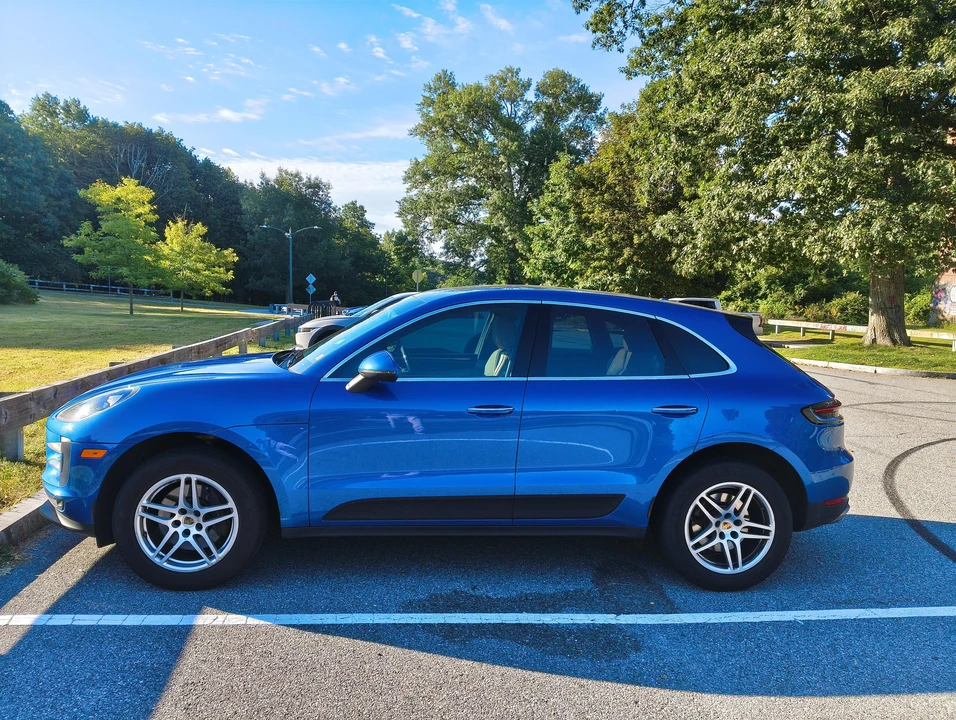 2020 Porsche Macan - Image 11 of 31