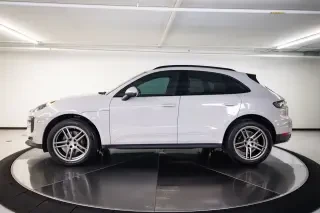 2020 Porsche Macan - Image 13 of 31