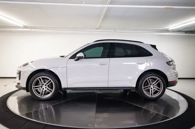 2020 Porsche Macan - Image 14 of 31