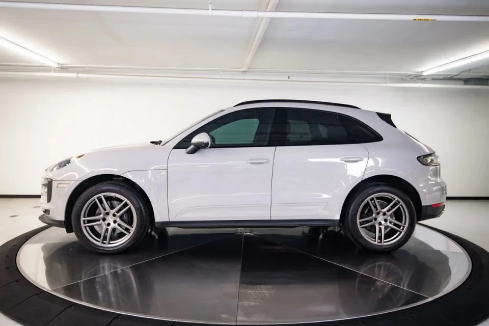 2020 Porsche Macan - Image 11 of 31