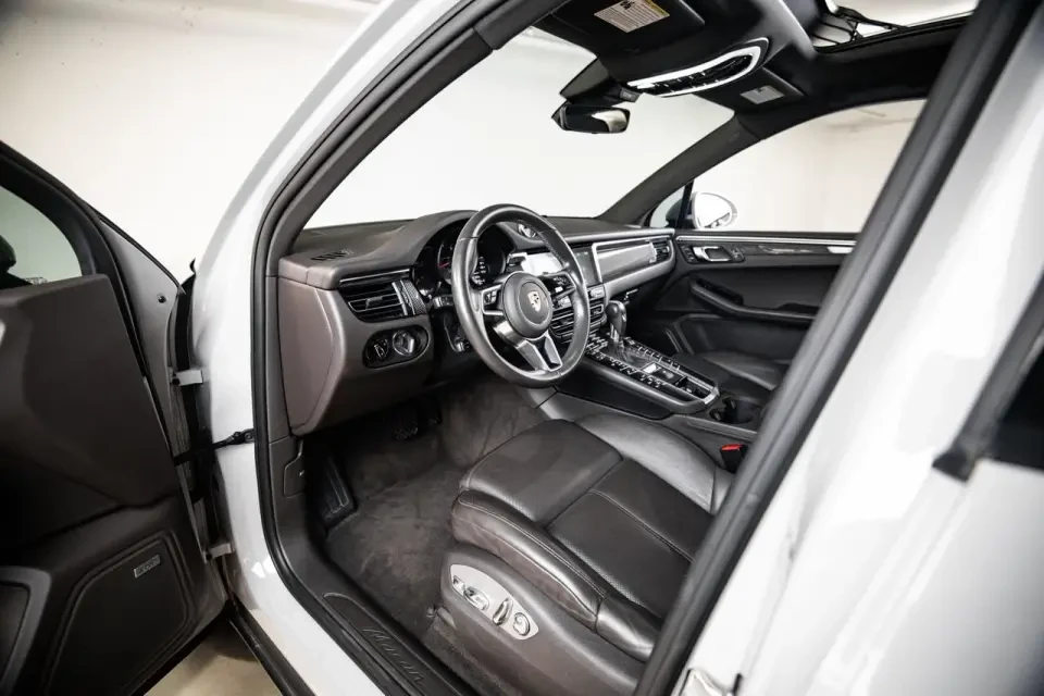 2020 Porsche Macan - Image 31 of 31