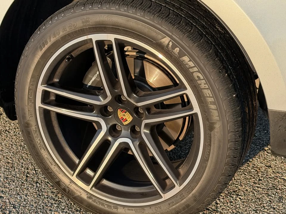 2020 Porsche Macan - Image 10 of 18