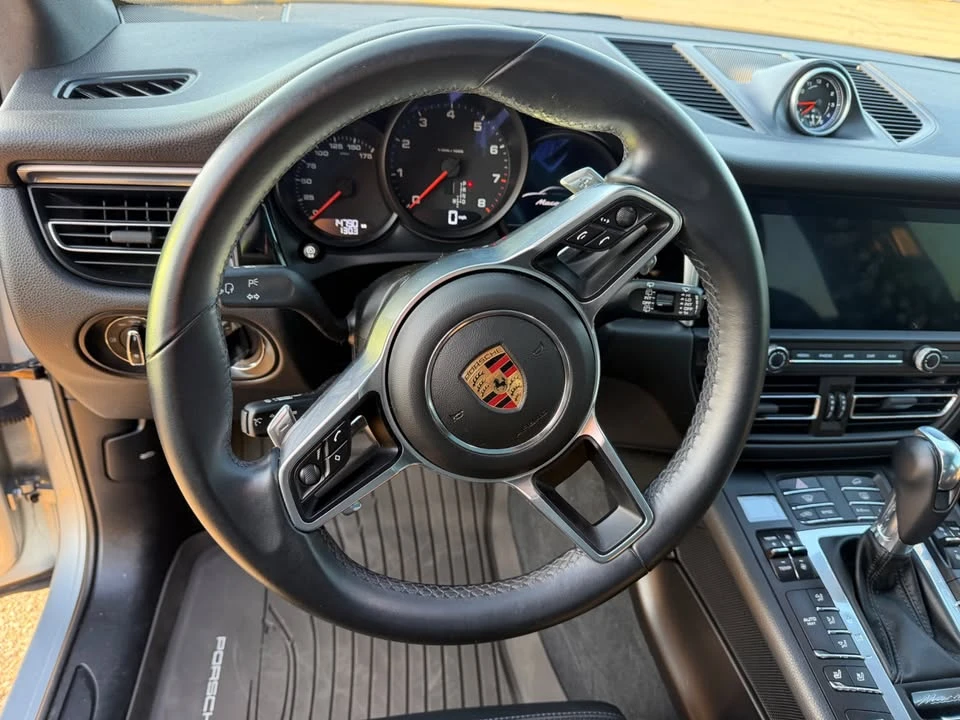 2020 Porsche Macan - Image 13 of 18