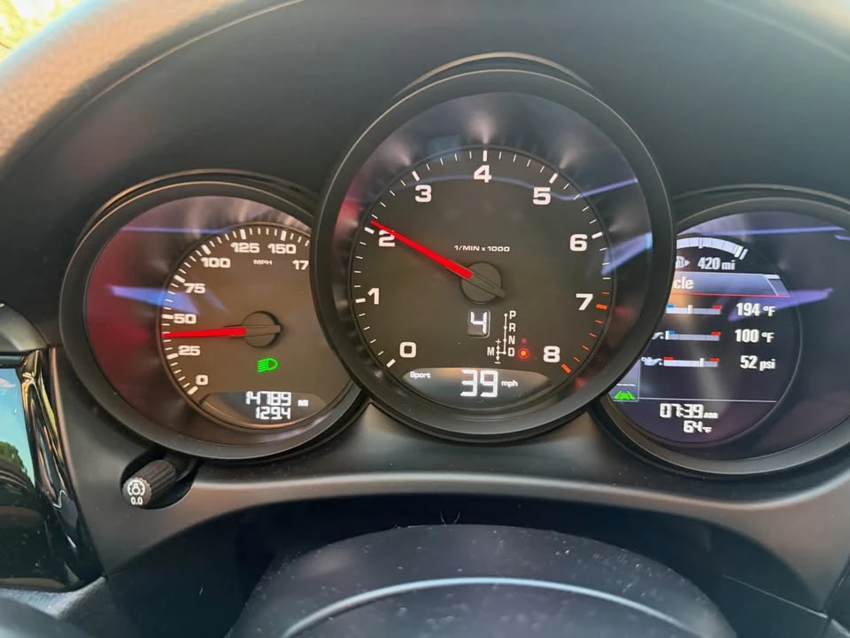2020 Porsche Macan - Image 17 of 18