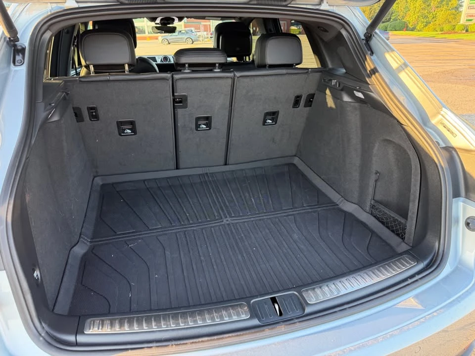 2020 Porsche Macan - Image 11 of 18
