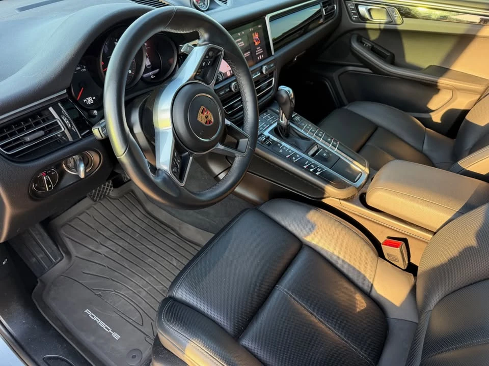 2020 Porsche Macan - Image 14 of 18