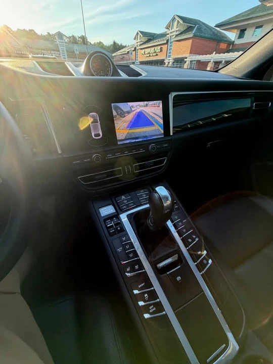 2020 Porsche Macan - Image 8 of 18