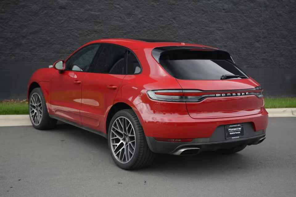2020 Porsche Macan - Image 19 of 31