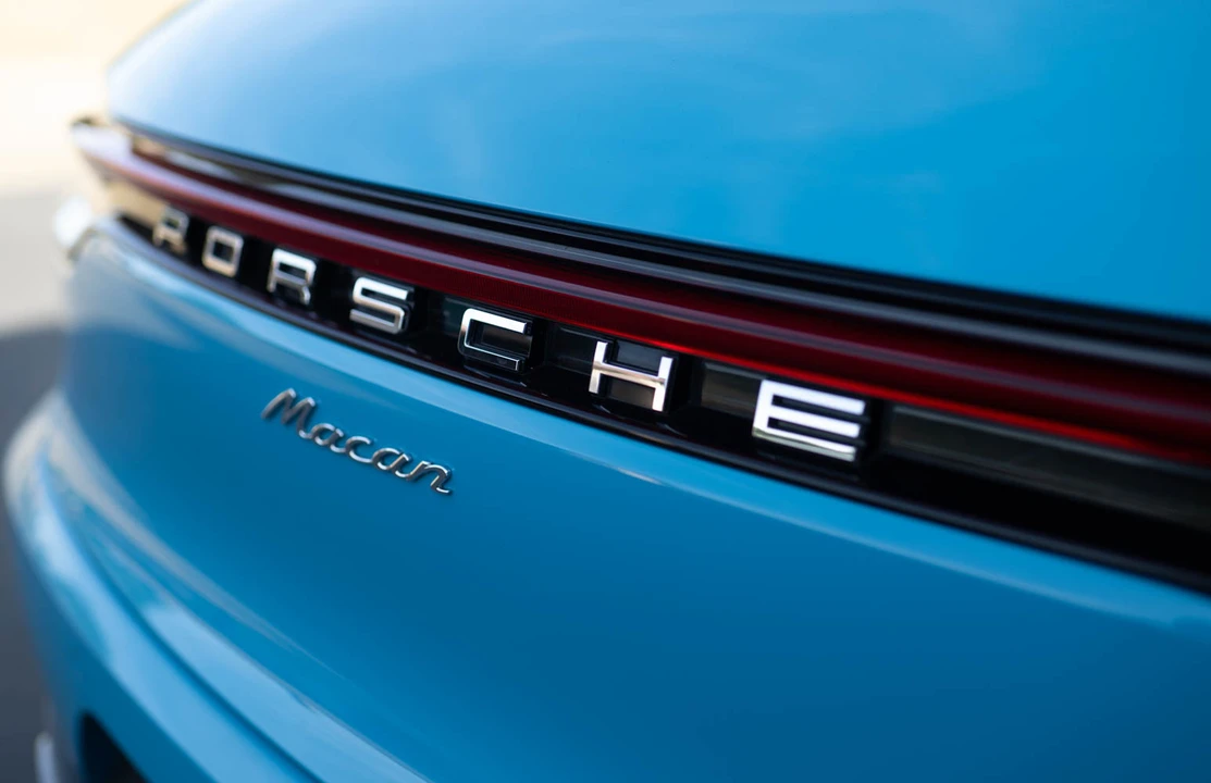 2020 Porsche Macan - Image 26 of 31