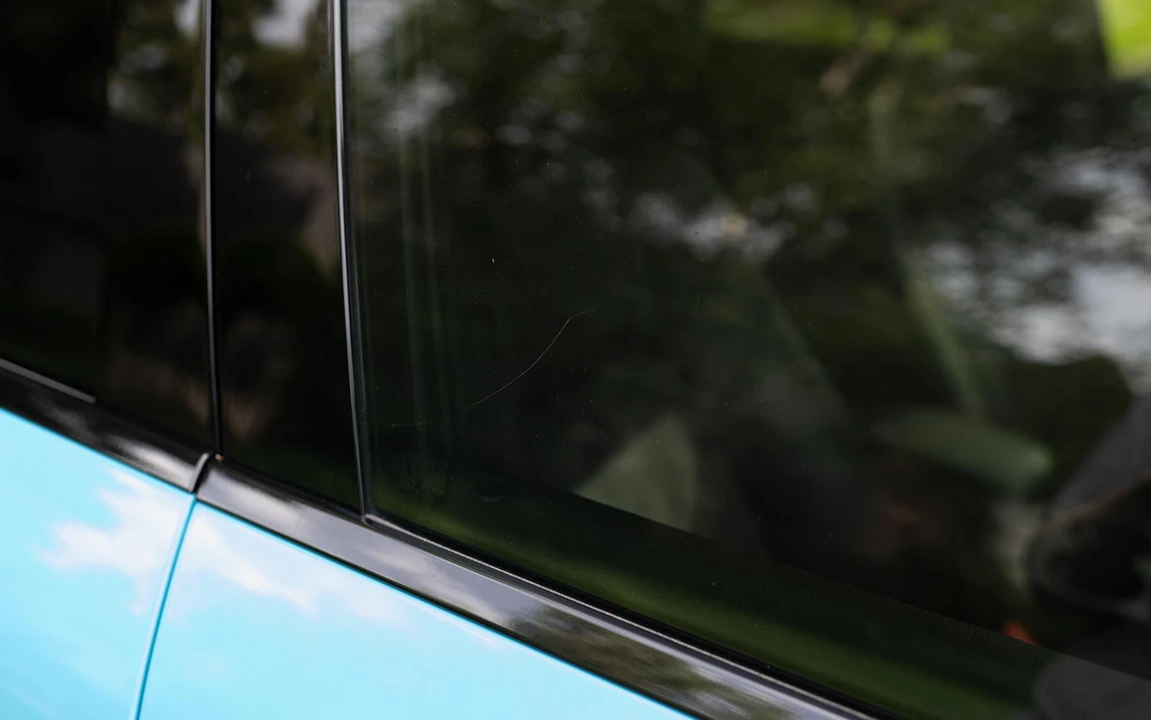 2020 Porsche Macan - Image 28 of 31