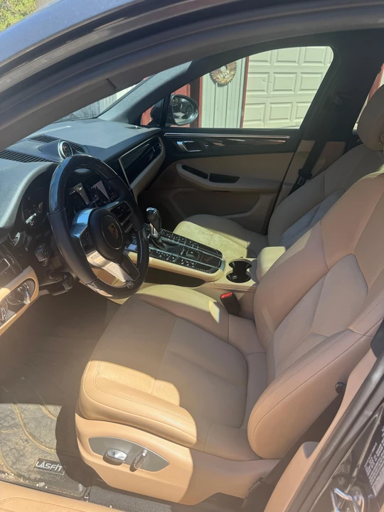 2020 Porsche Macan - Image 28 of 31