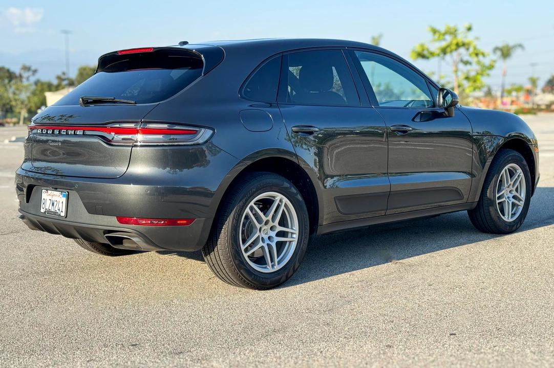 2020 Porsche Macan - Image 11 of 31