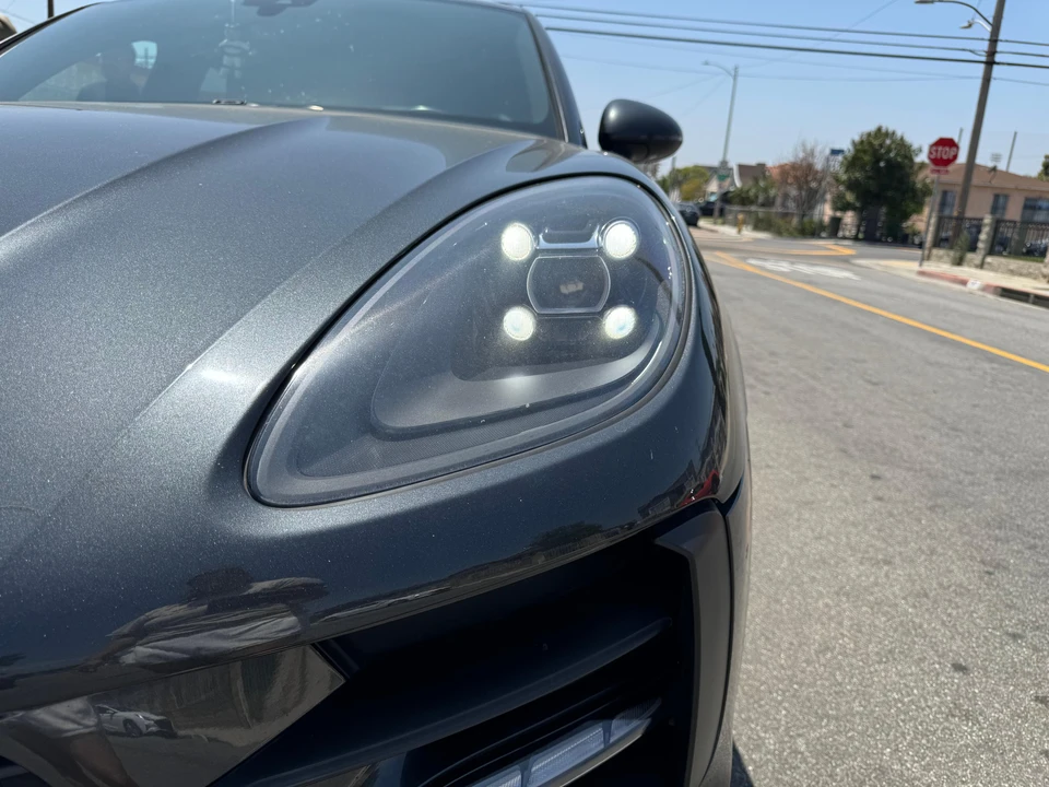2020 Porsche Macan - Image 28 of 31
