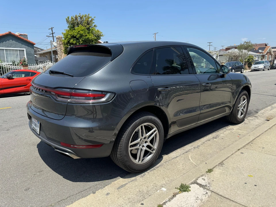 2020 Porsche Macan - Image 19 of 31