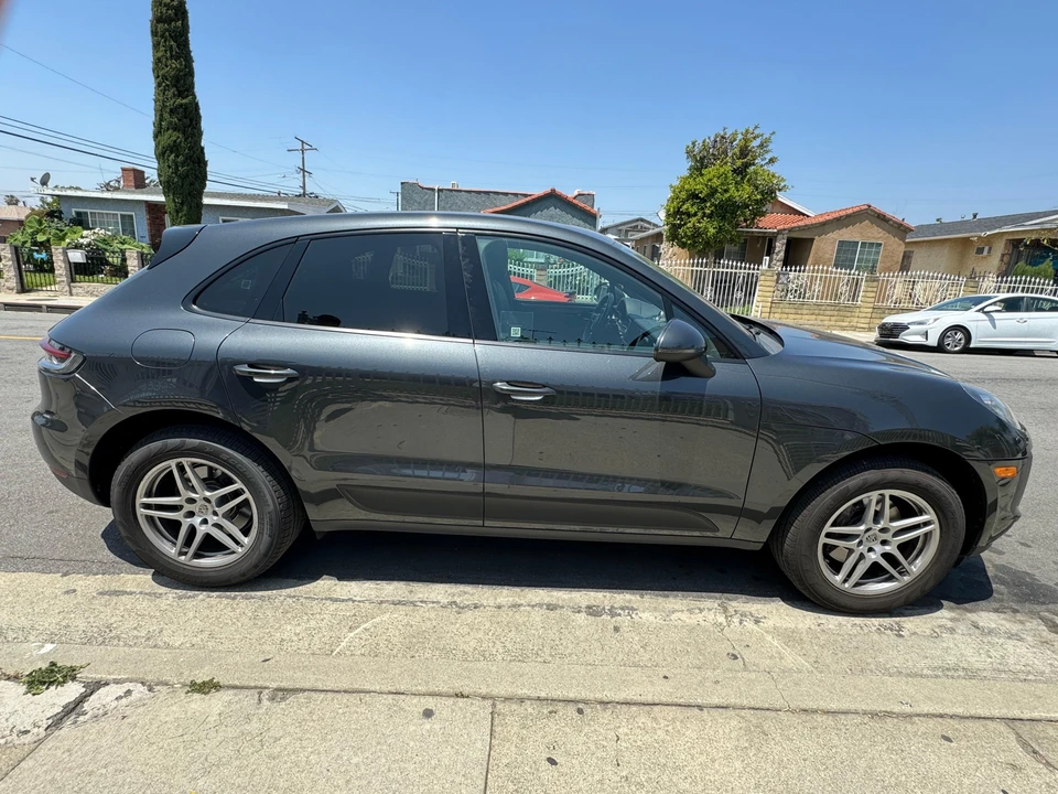 2020 Porsche Macan - Image 20 of 31