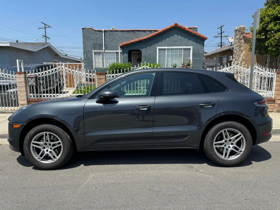 2020 Porsche Macan - Image 16 of 31