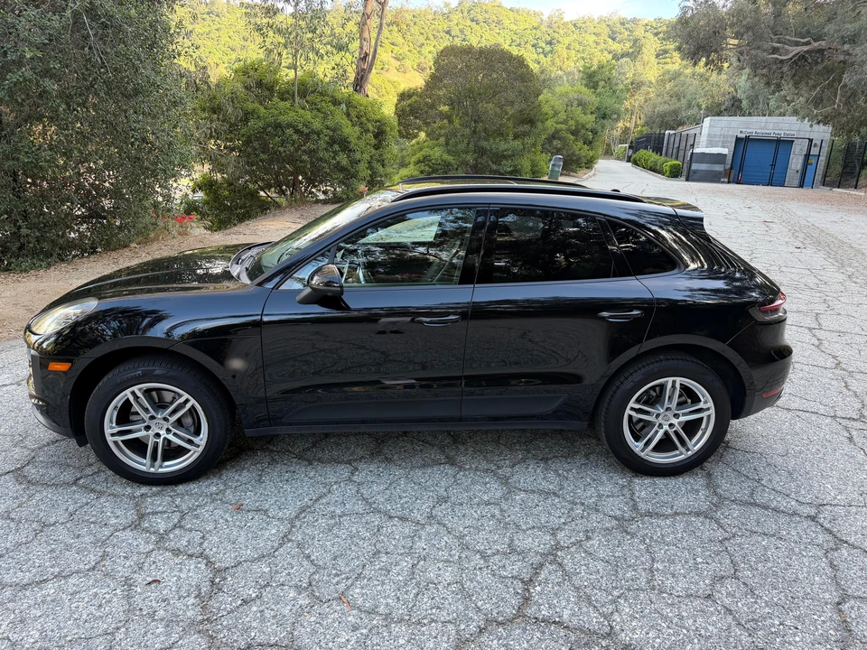 2020 Porsche Macan - Image 10 of 31
