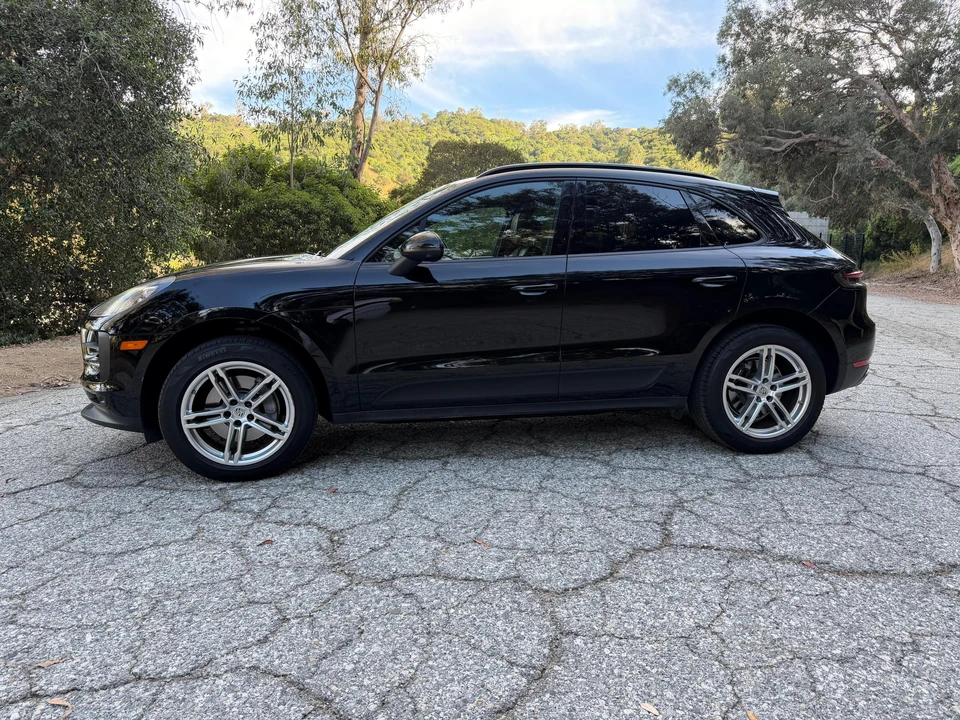 2020 Porsche Macan - Image 9 of 31