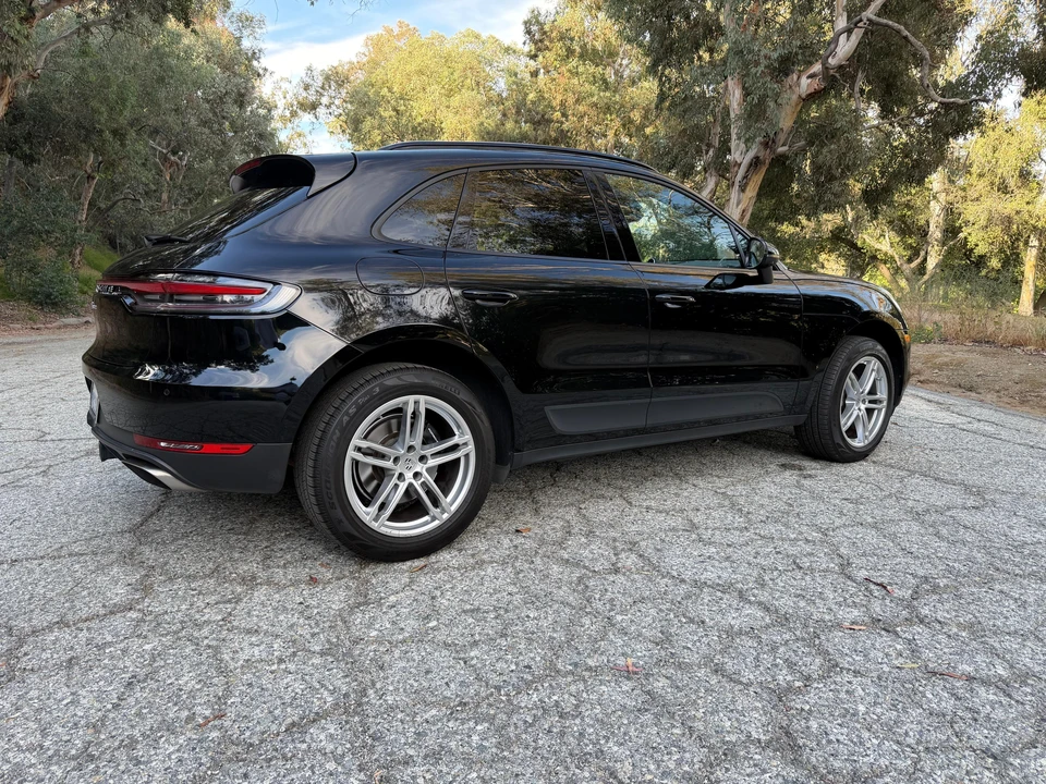 2020 Porsche Macan - Image 16 of 31